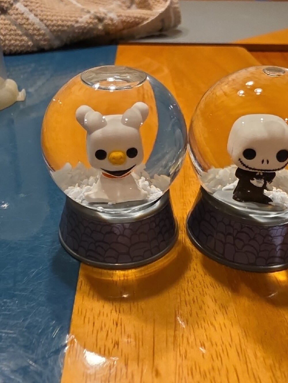 Nightmare Before Christmas Funko Snow Globe Set - White & Black - Picture 2 of 6